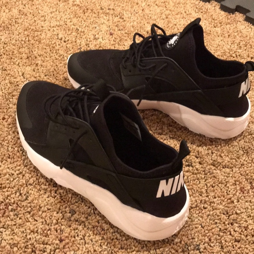 Nike Huarache Black/White